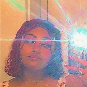 Meet your Posher, Ari